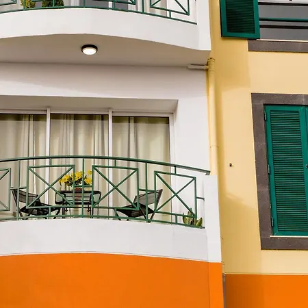 Modern & Spacious Sea View Flat For Lovely Vacation Apartment