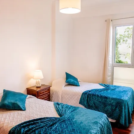 Apartment Modern & Spacious Sea View Flat For Lovely Vacation