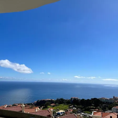 Modern & Spacious Sea View Flat For Lovely Vacation Apartment *