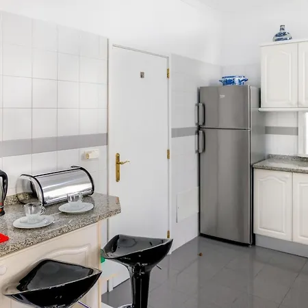 Modern & Spacious Sea View Flat For Lovely Vacation Apartment *